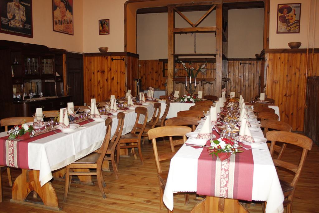 Hotel Central Český Těšín Kültér fotó