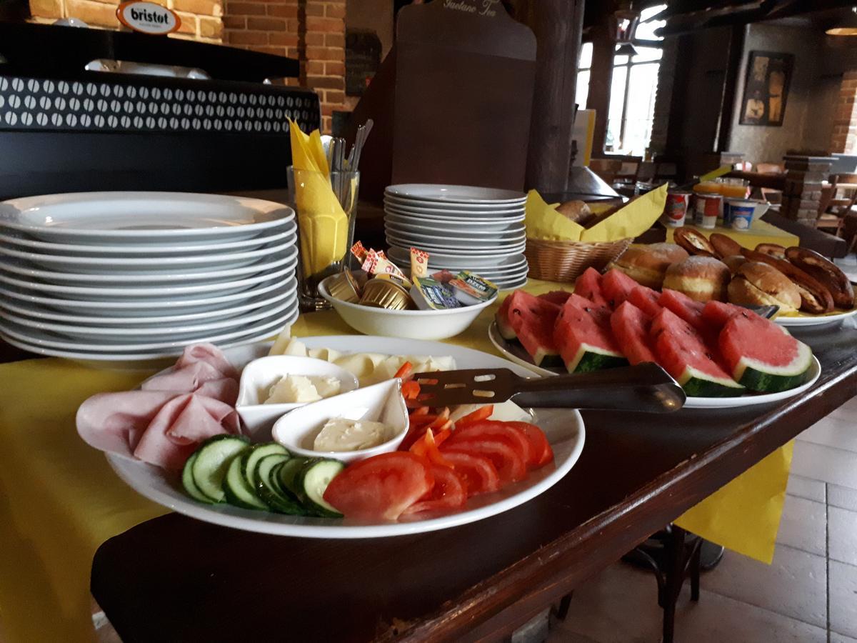 Hotel Central Český Těšín Kültér fotó